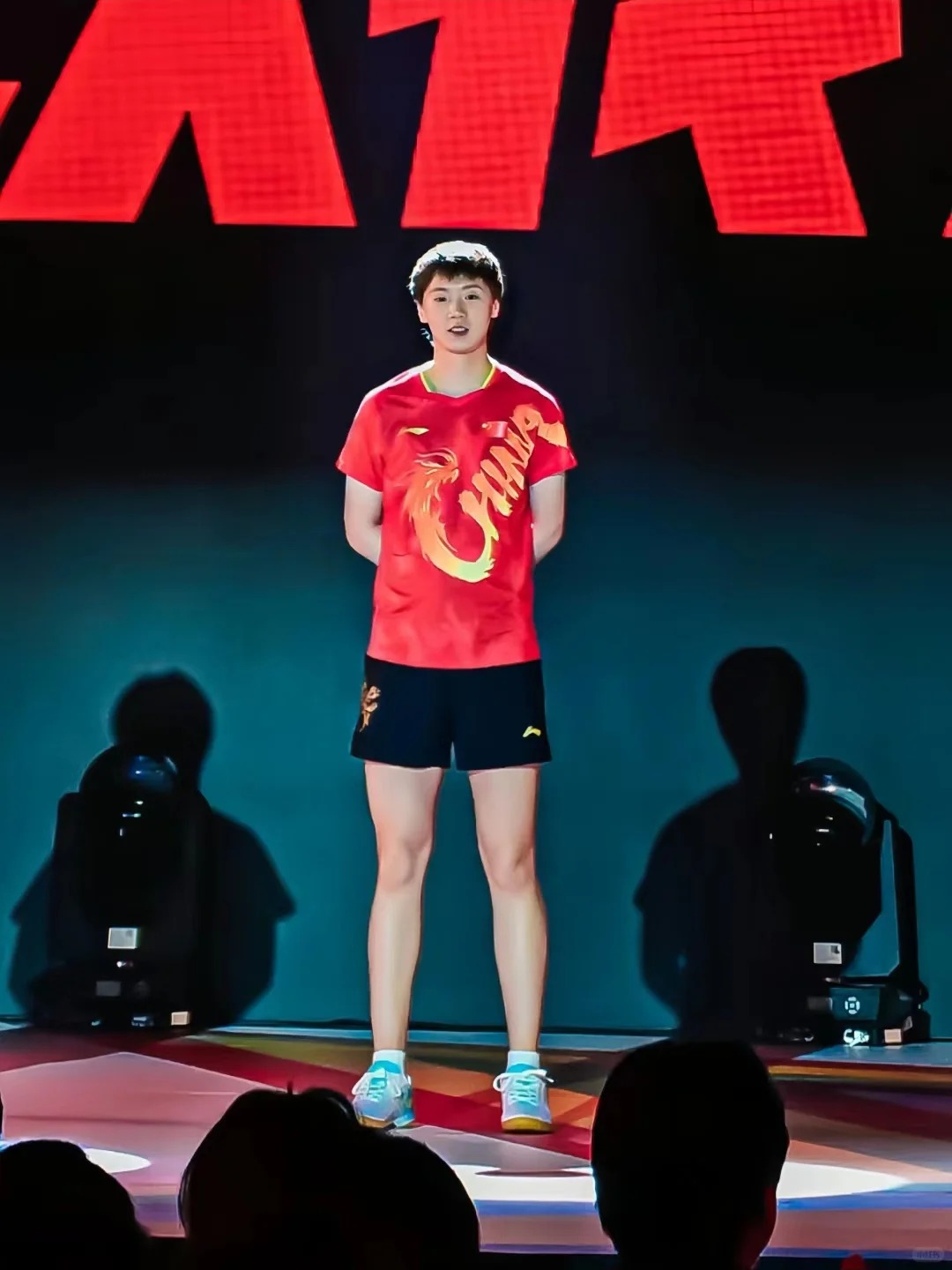 王曼昱个人资料