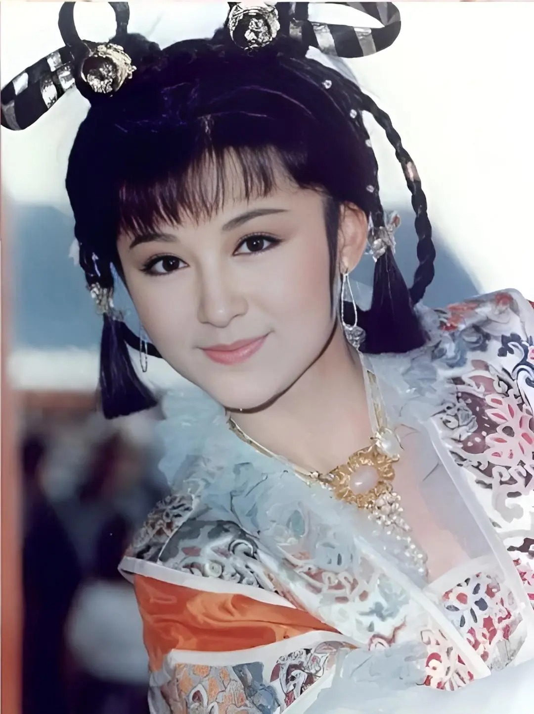 潘迎紫个人资料